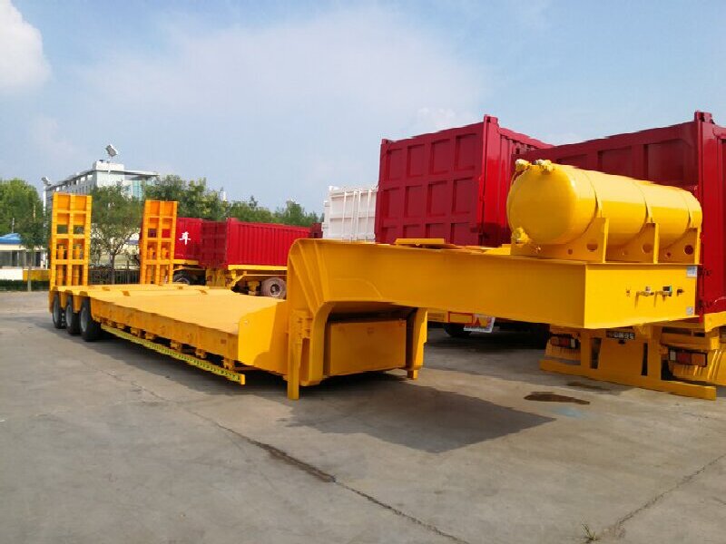 成都到伊寧物流公司