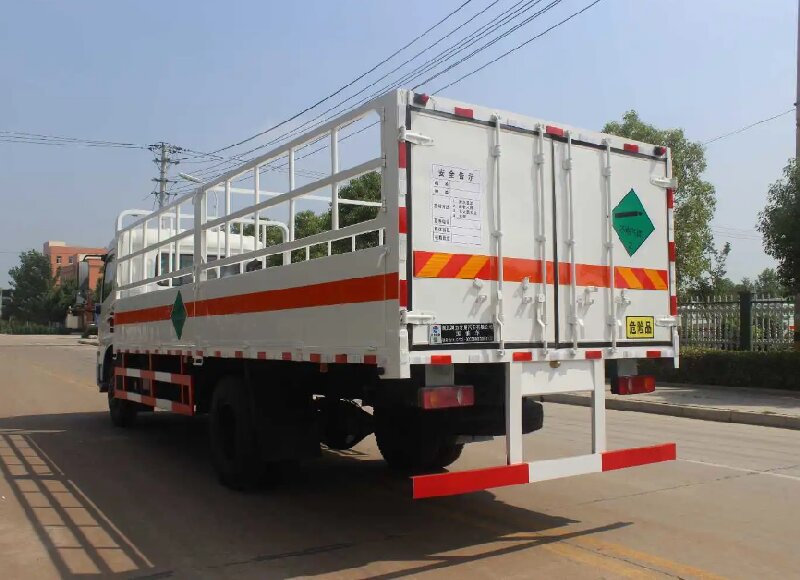 成都到名山區(qū)危險(xiǎn)品運(yùn)輸