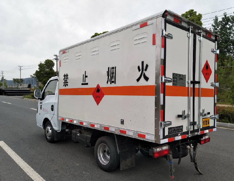 成都到閔行區(qū)危險品運(yùn)輸